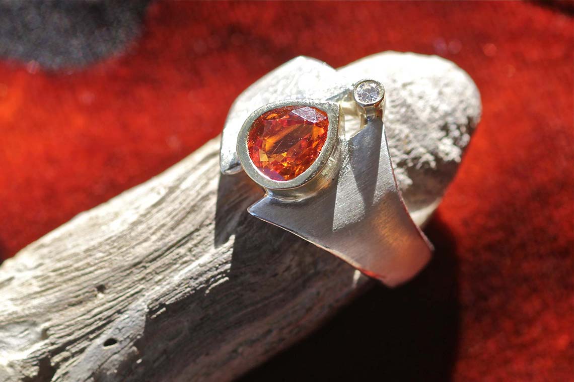 Ring - Ring mit orangemenem Edelstein